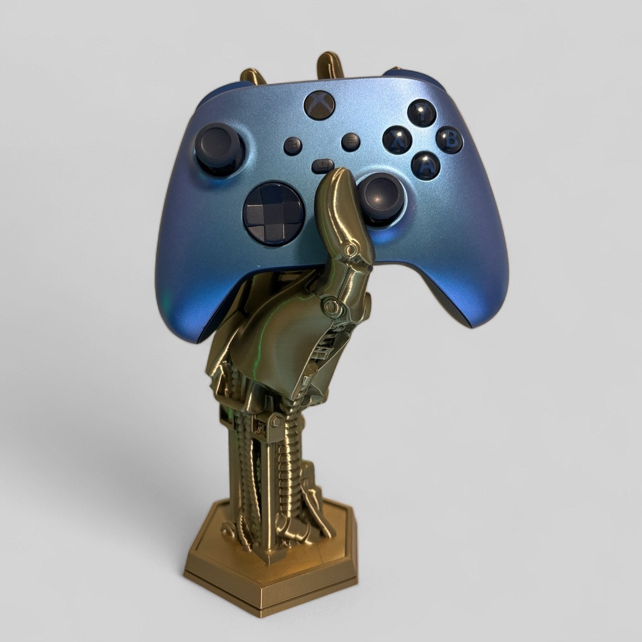 3D Printed Bronze-Metallic Robotic Arm Gaming Controller Display